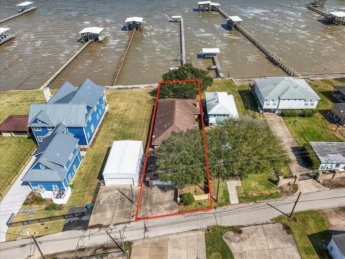 2823 Bayshore Drive
