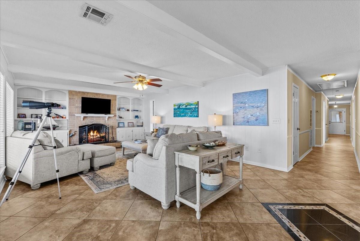 2823 Bayshore Drive