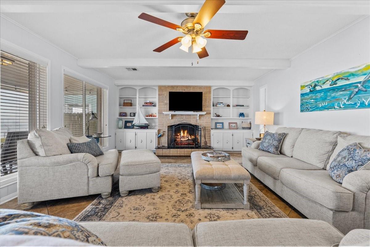 2823 Bayshore Drive