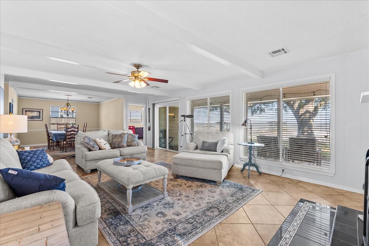 2823 Bayshore Drive