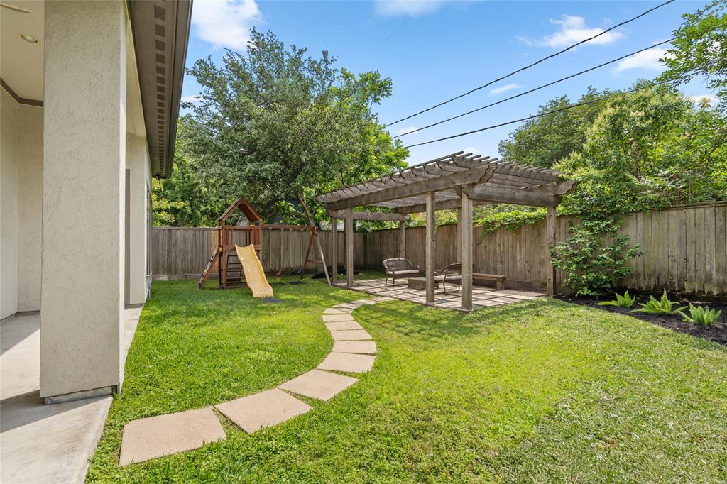 1519 Chantilly Lane