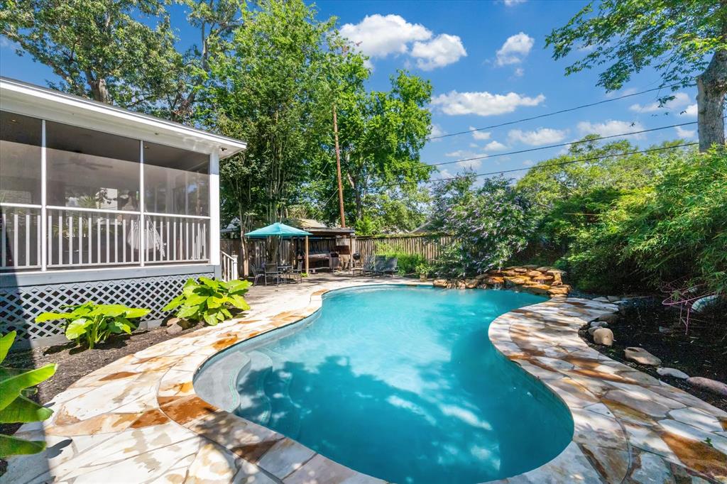 2214 Hialeah Drive