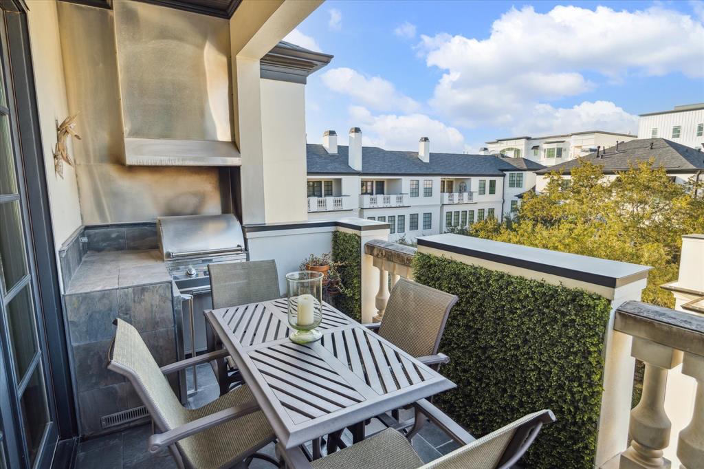 1747 Sunset Boulevard