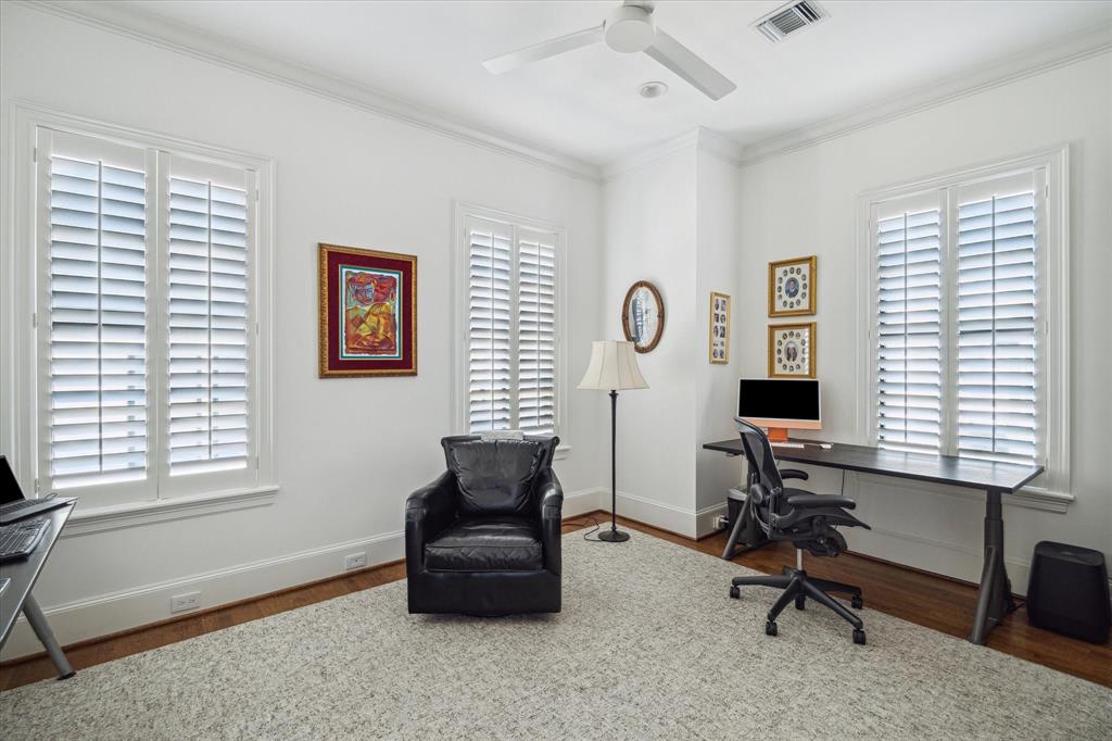 1747 Sunset Boulevard