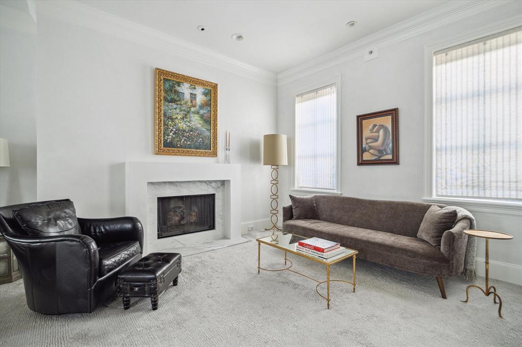 1747 Sunset Boulevard
