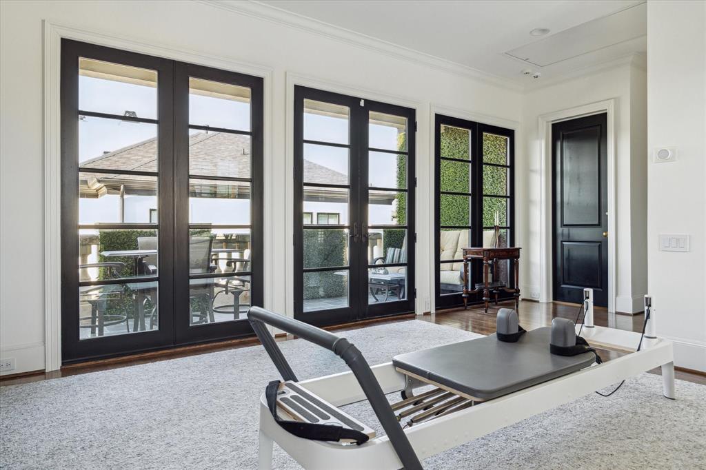 1747 Sunset Boulevard
