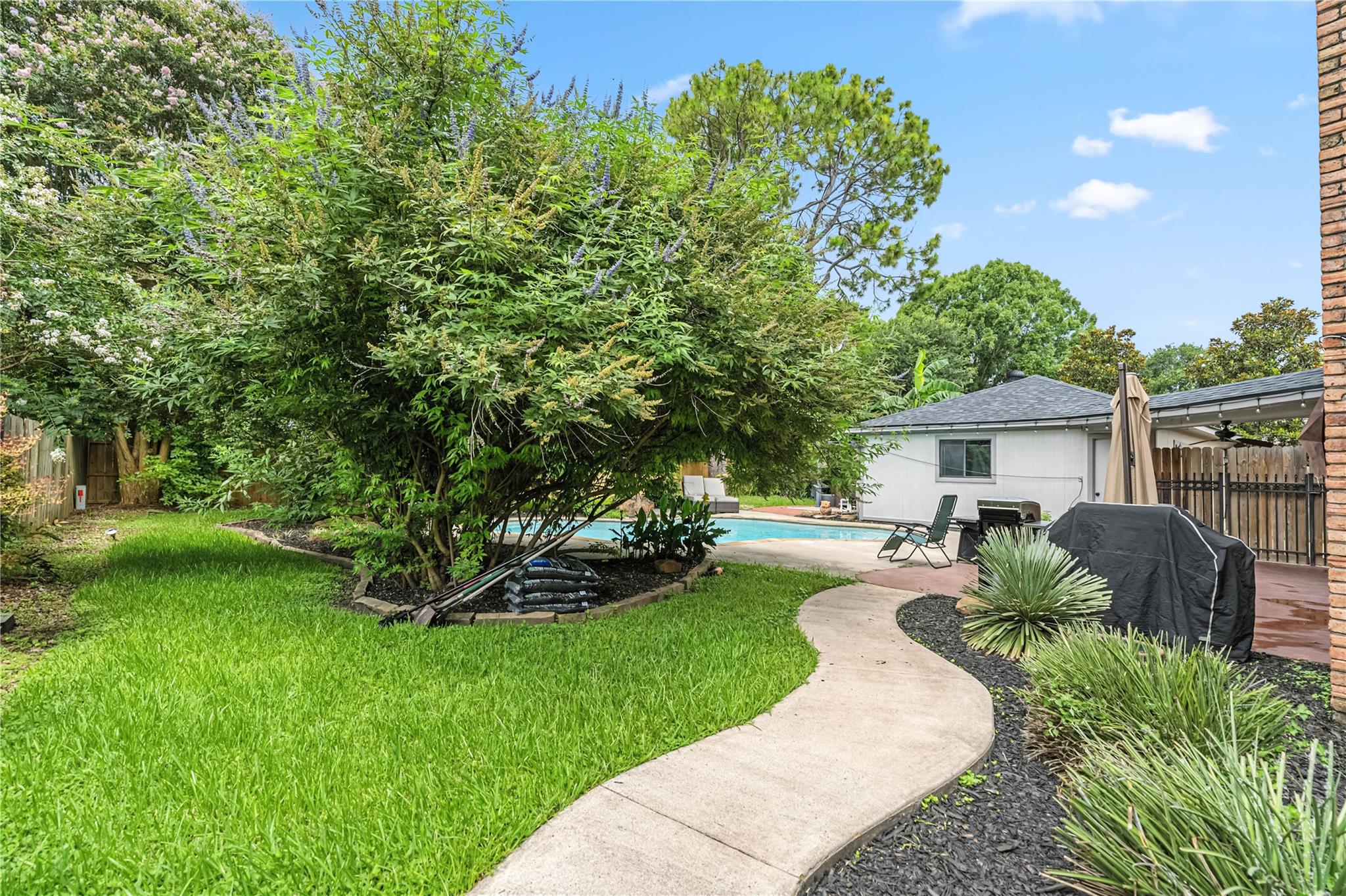3115 Oak Leaf Court