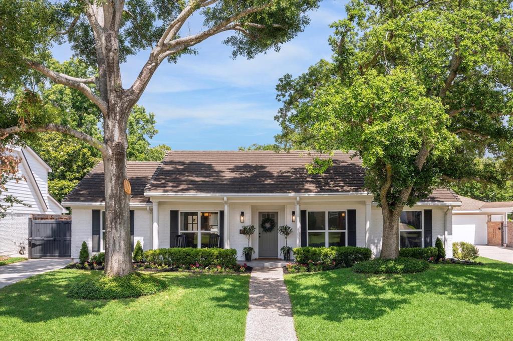 1607 Crystal Hills Drive
