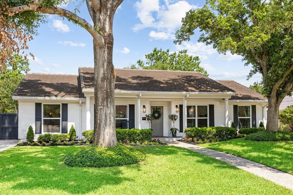 1607 Crystal Hills Drive