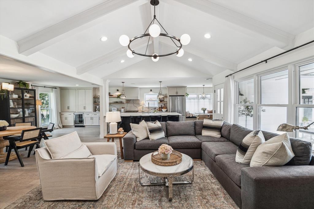 1607 Crystal Hills Drive