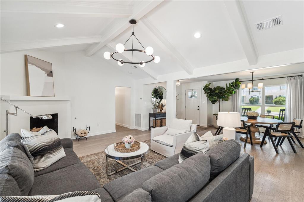 1607 Crystal Hills Drive