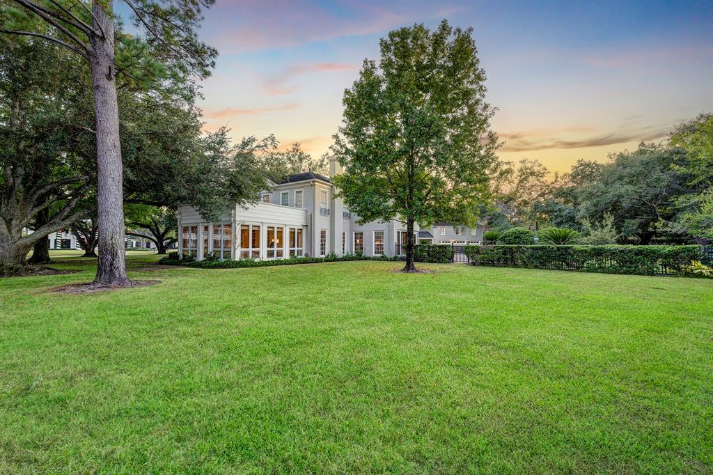 213 Kensington Court