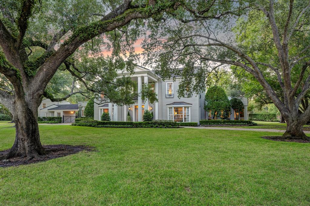 213 Kensington Court