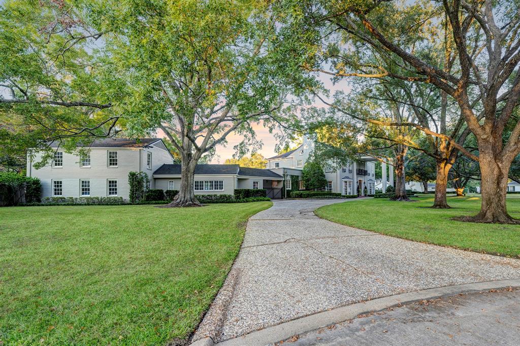 213 Kensington Court