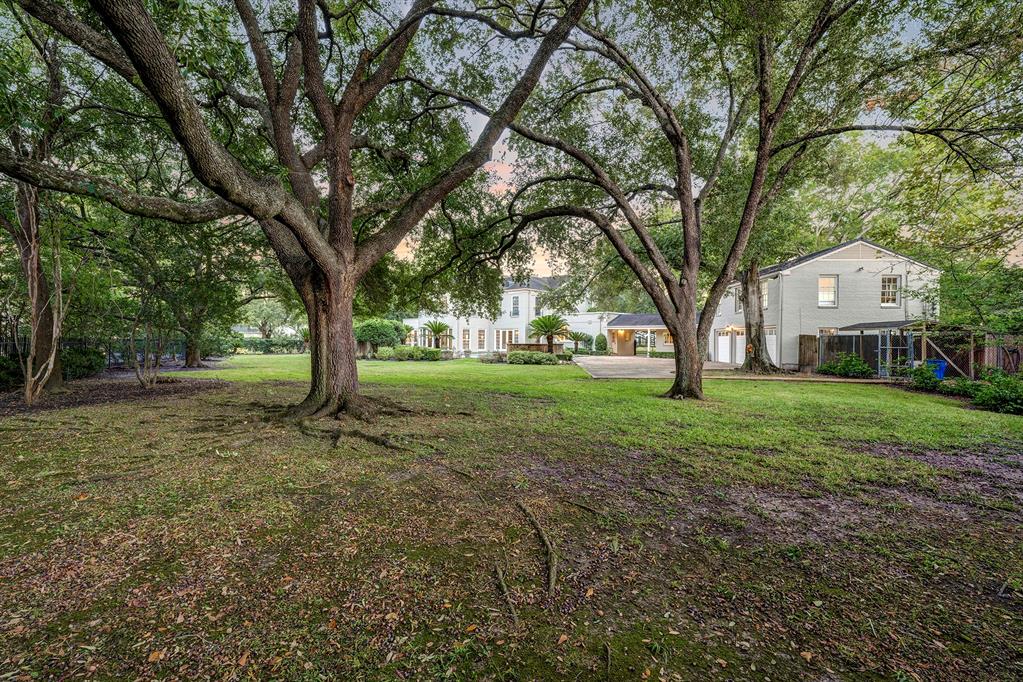 213 Kensington Court