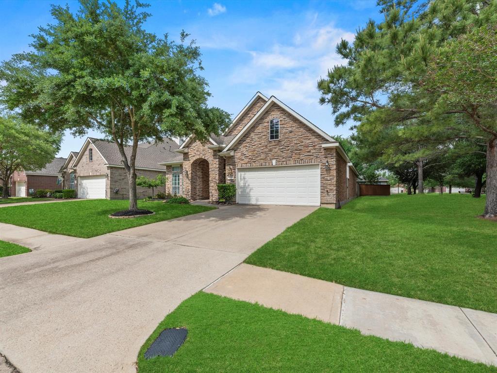 16619 Shimmering Lake Drive