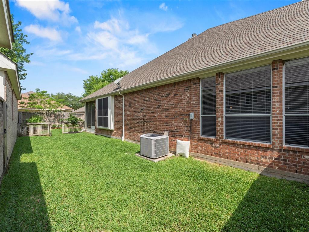 16619 Shimmering Lake Drive