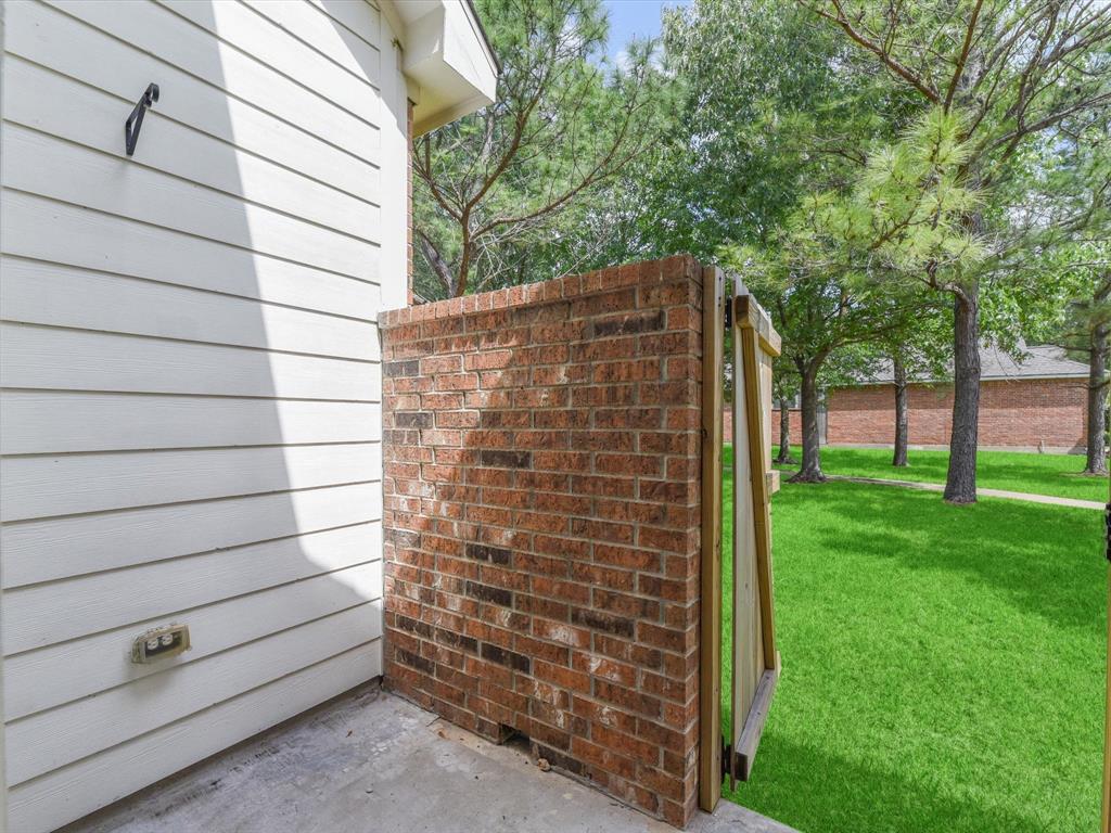 16619 Shimmering Lake Drive