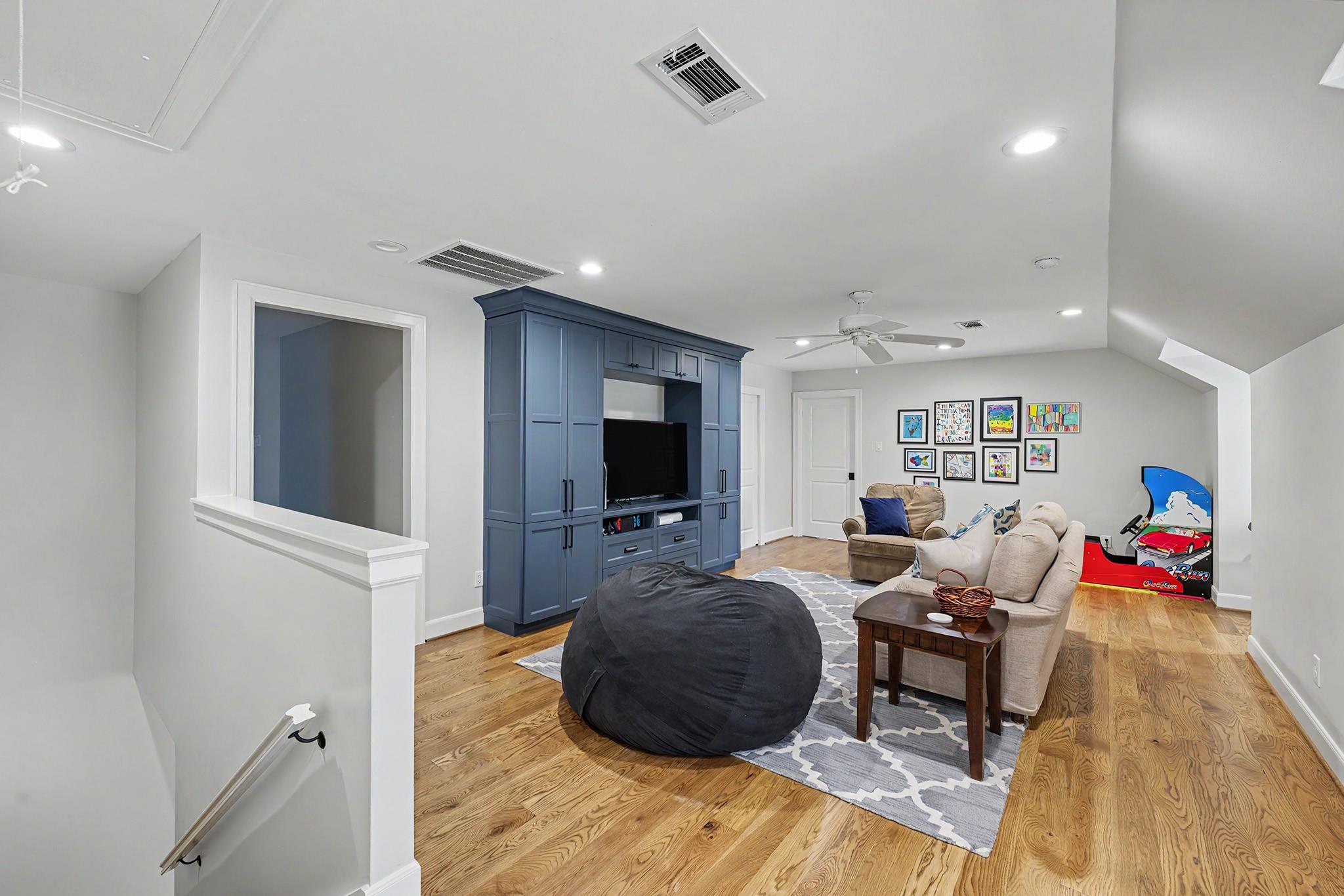 13907 Woodthorpe Lane