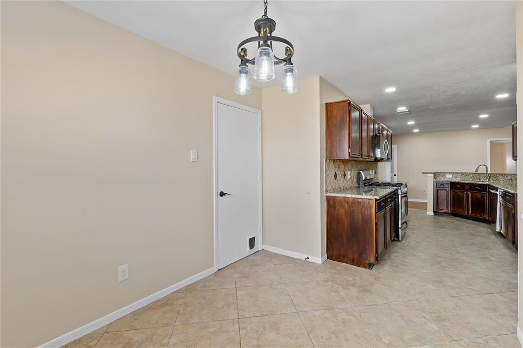 4818 Cloverfield Drive