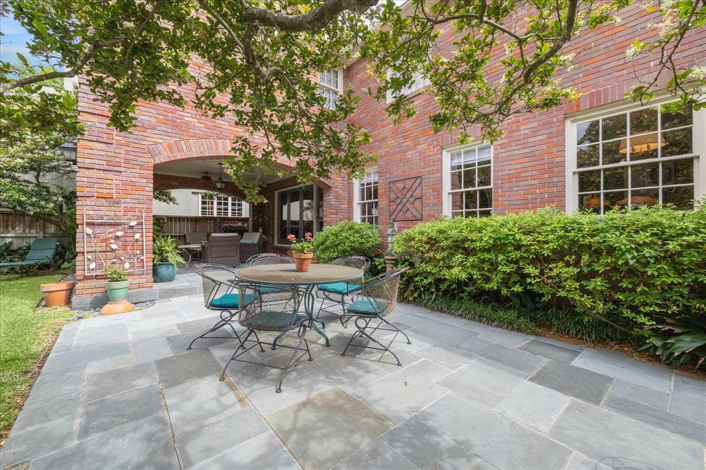 2722 Pemberton Drive