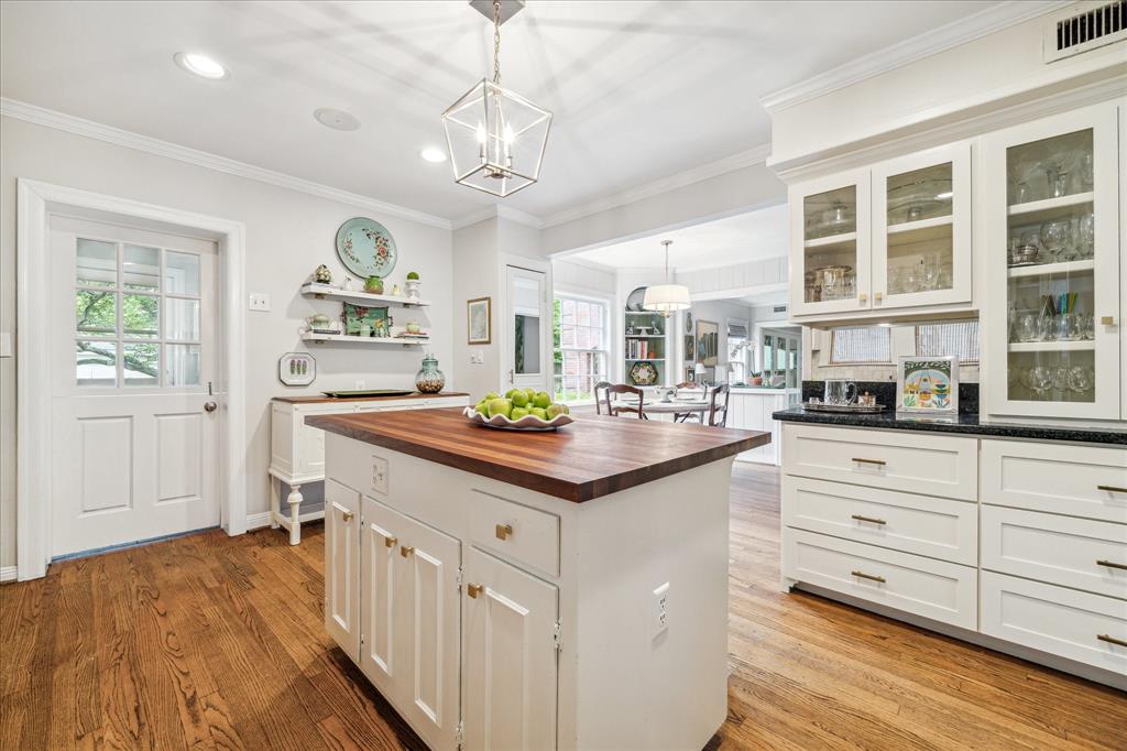 2722 Pemberton Drive