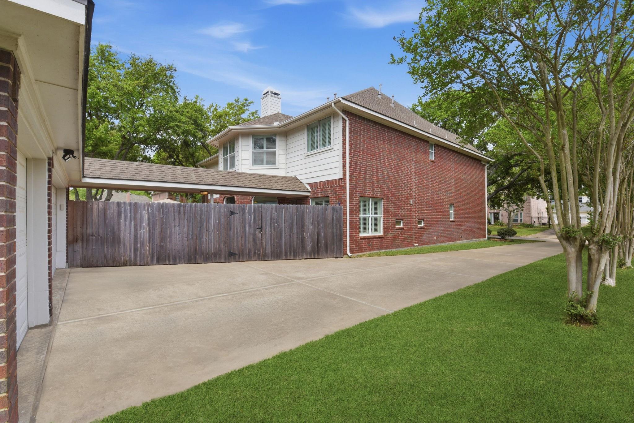 19211 E Larah Lane