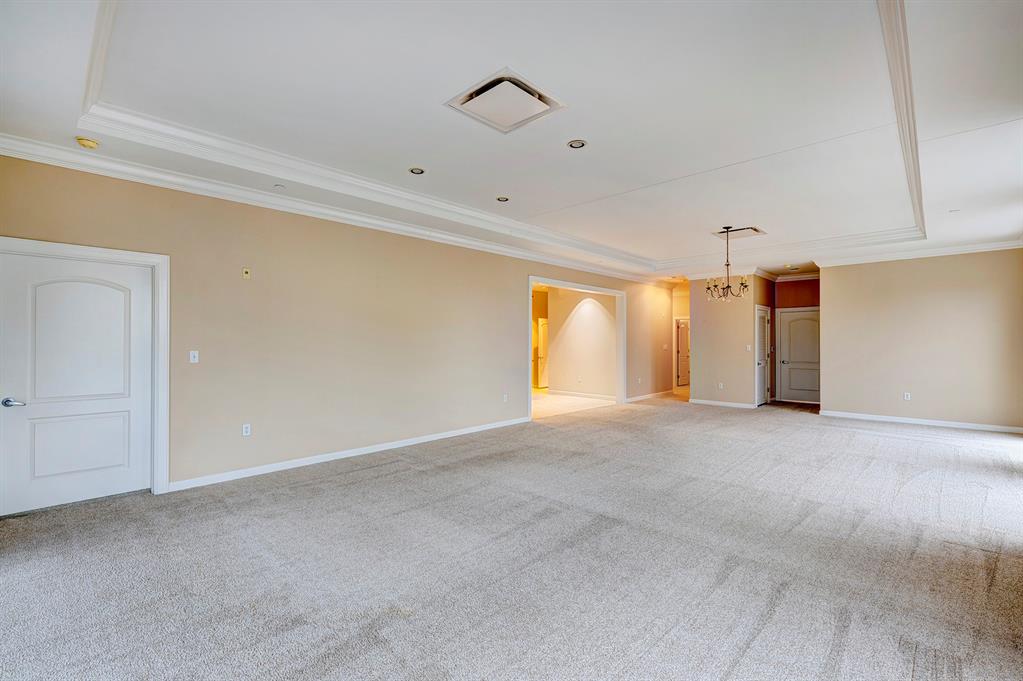 511 S Post Oak Lane # 4A