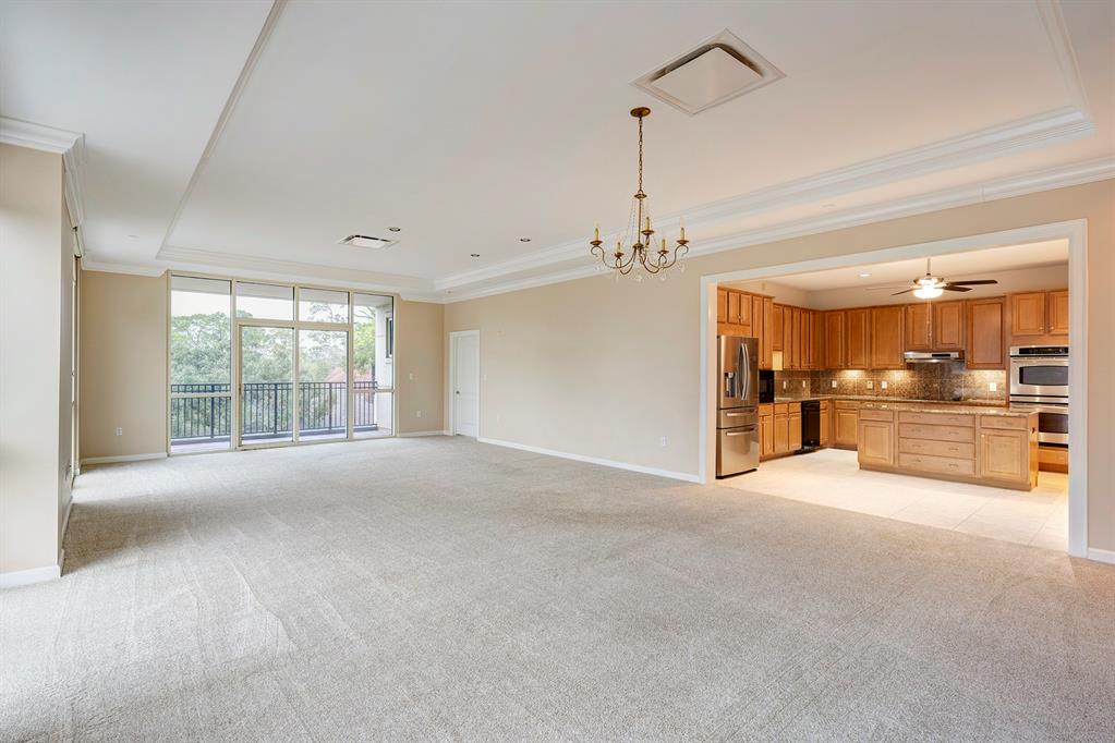 511 S Post Oak Lane # 4A