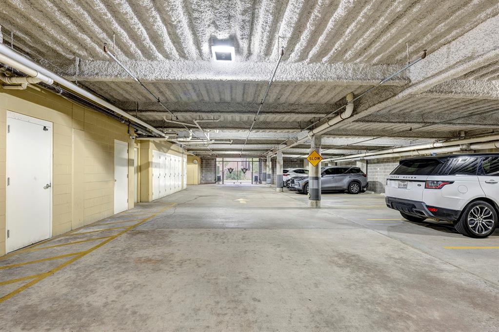 511 S Post Oak Lane # 4A