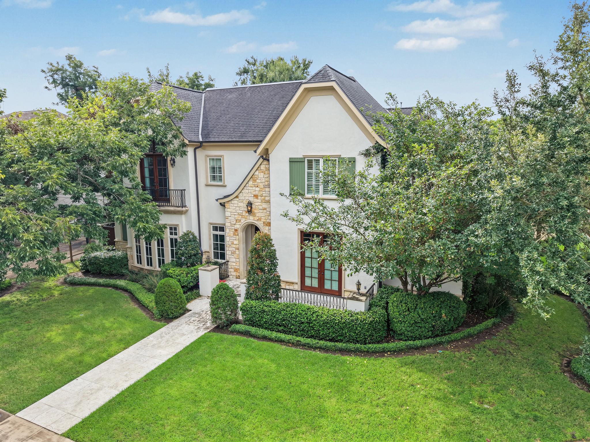 3223 Albans Road