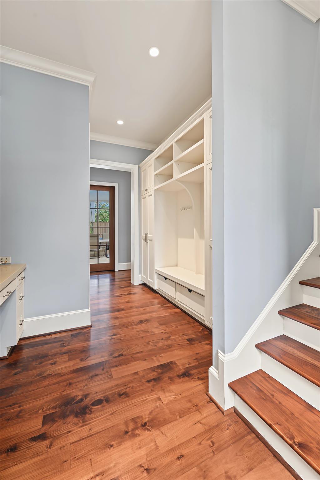 3223 Albans Road