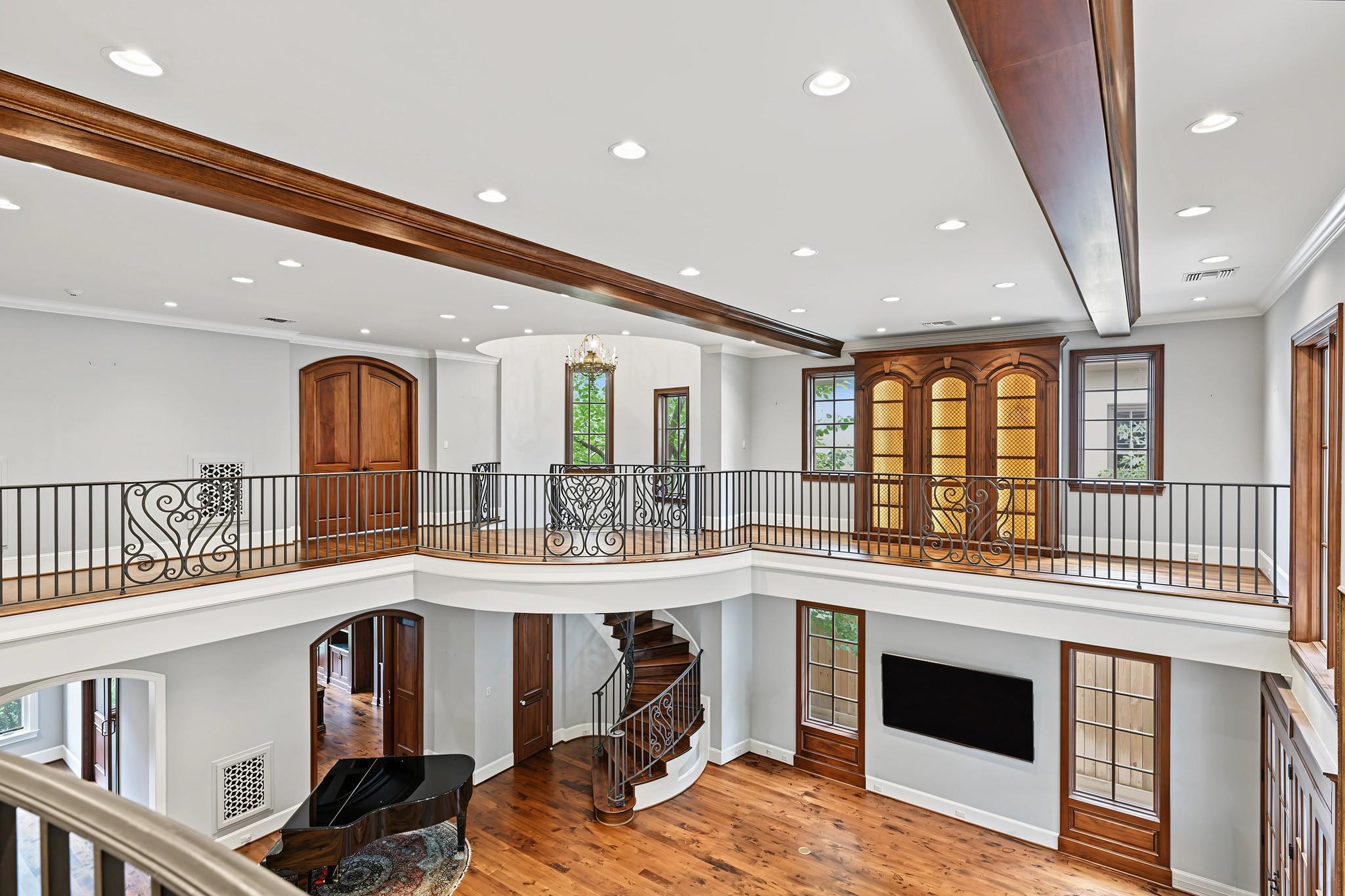 3223 Albans Road
