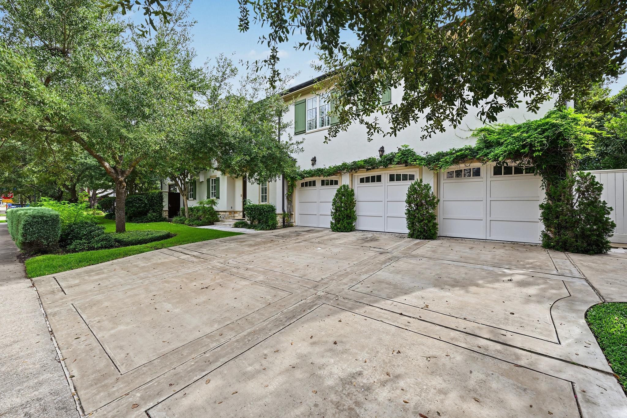 3223 Albans Road