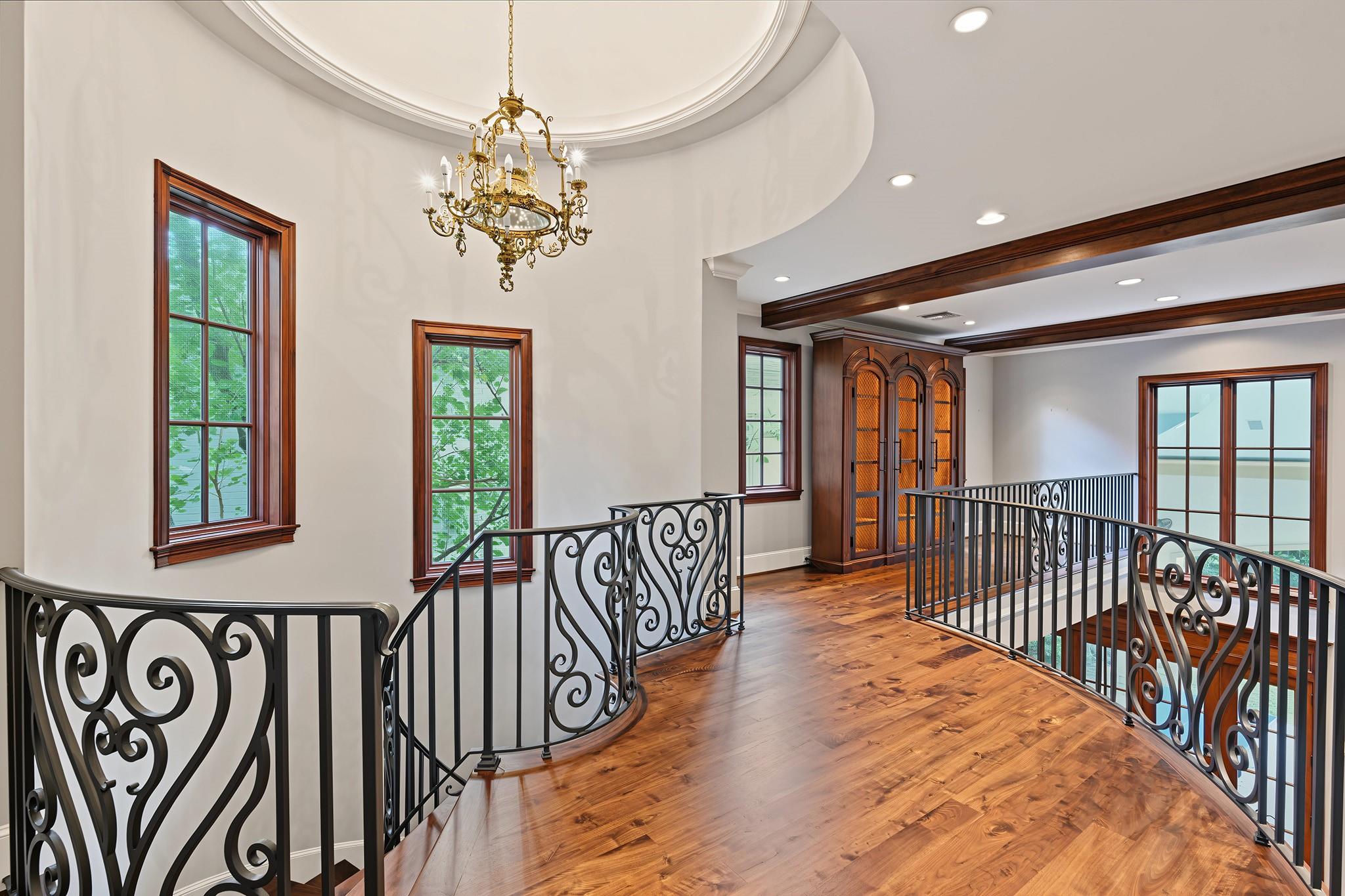 3223 Albans Road