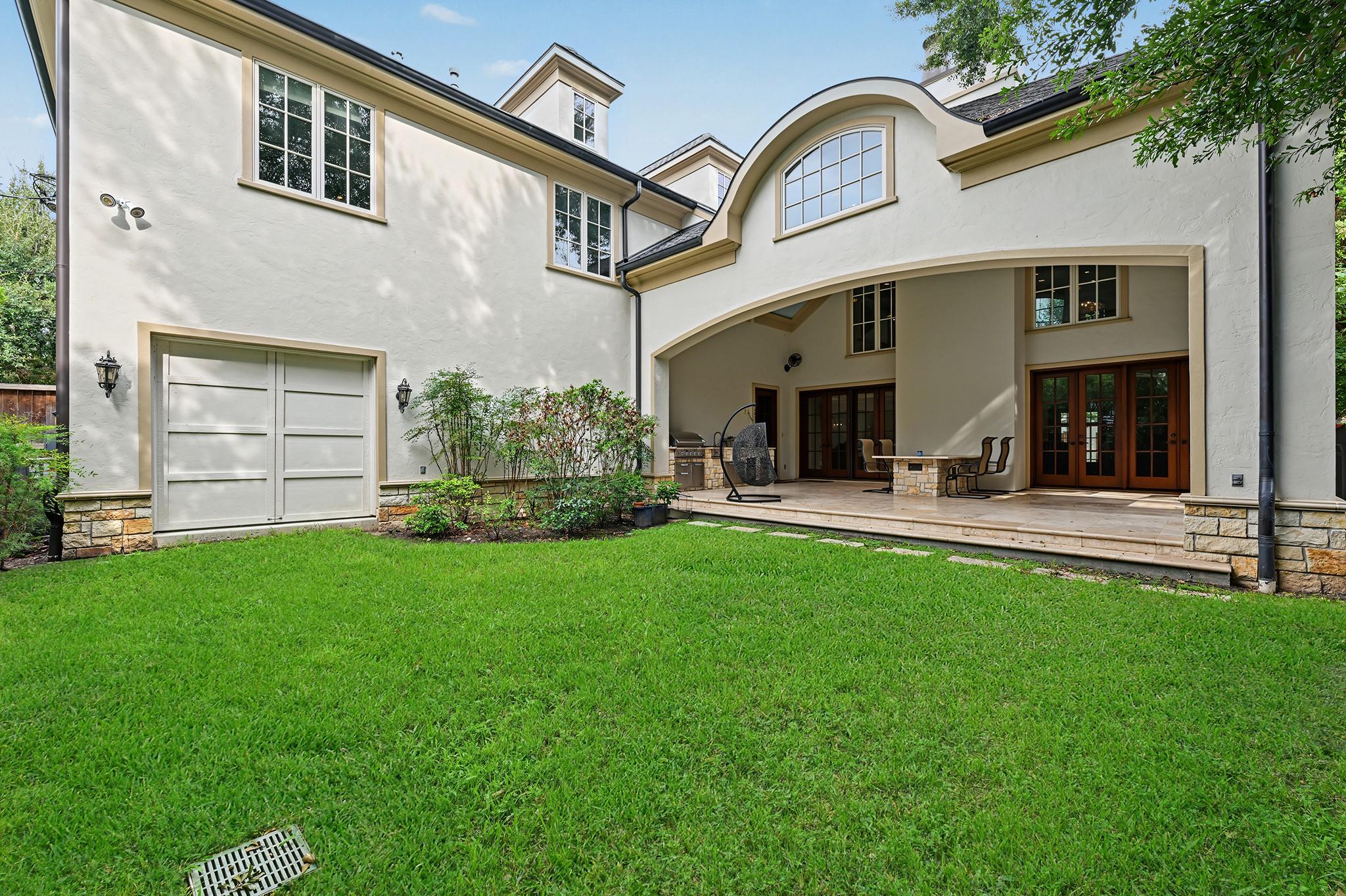 3223 Albans Road