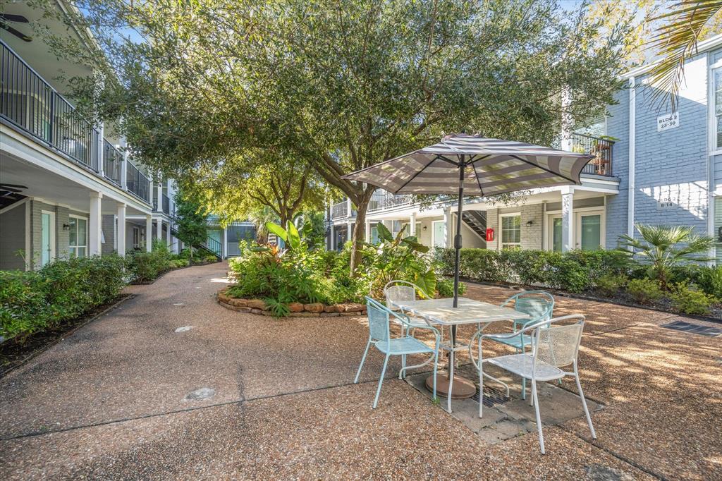 300 Pecore Street # 4