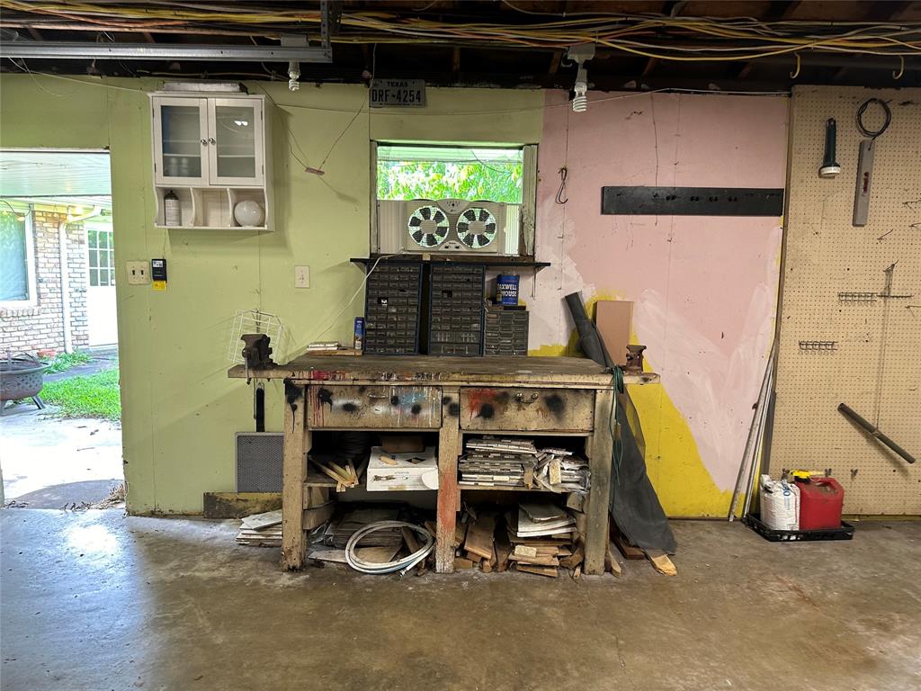 9306 Silver Lake Street