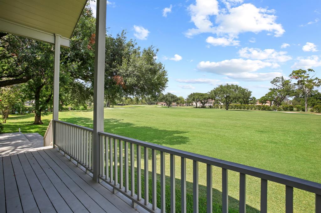 2218 Country Club Boulevard