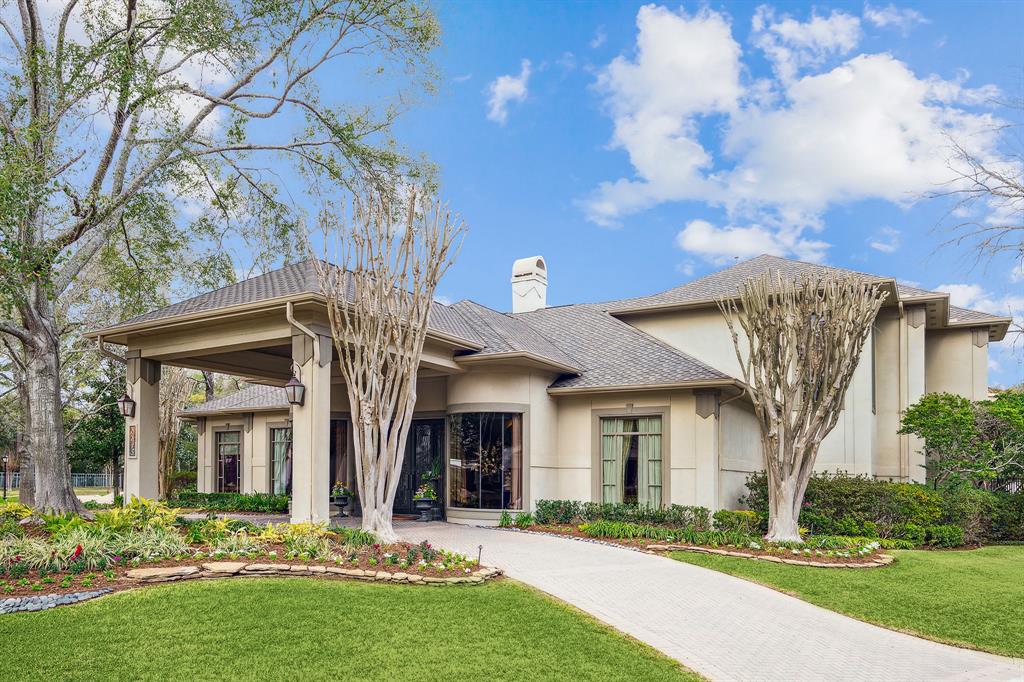 8815 Stable Crest Boulevard