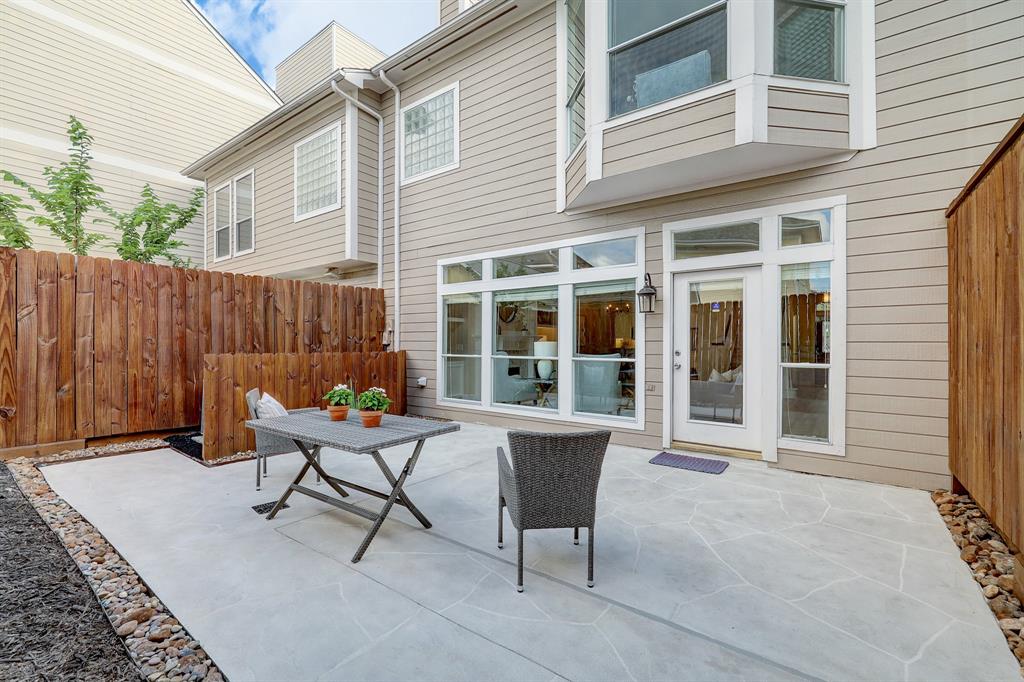 512 W Drew Street