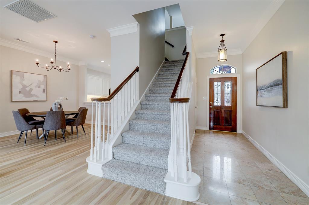 512 W Drew Street