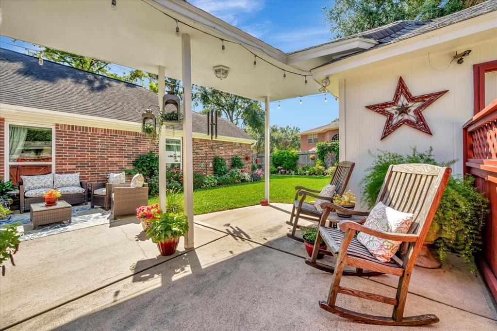17103 Loblolly Bay Court