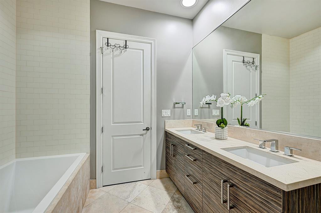 1409 Post Oak Boulevard # 1303