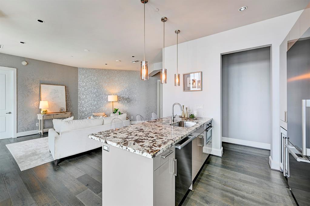 1409 Post Oak Boulevard # 1303