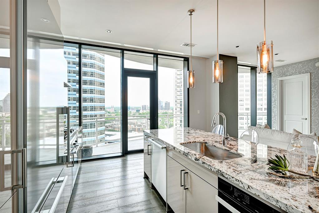 1409 Post Oak Boulevard # 1303