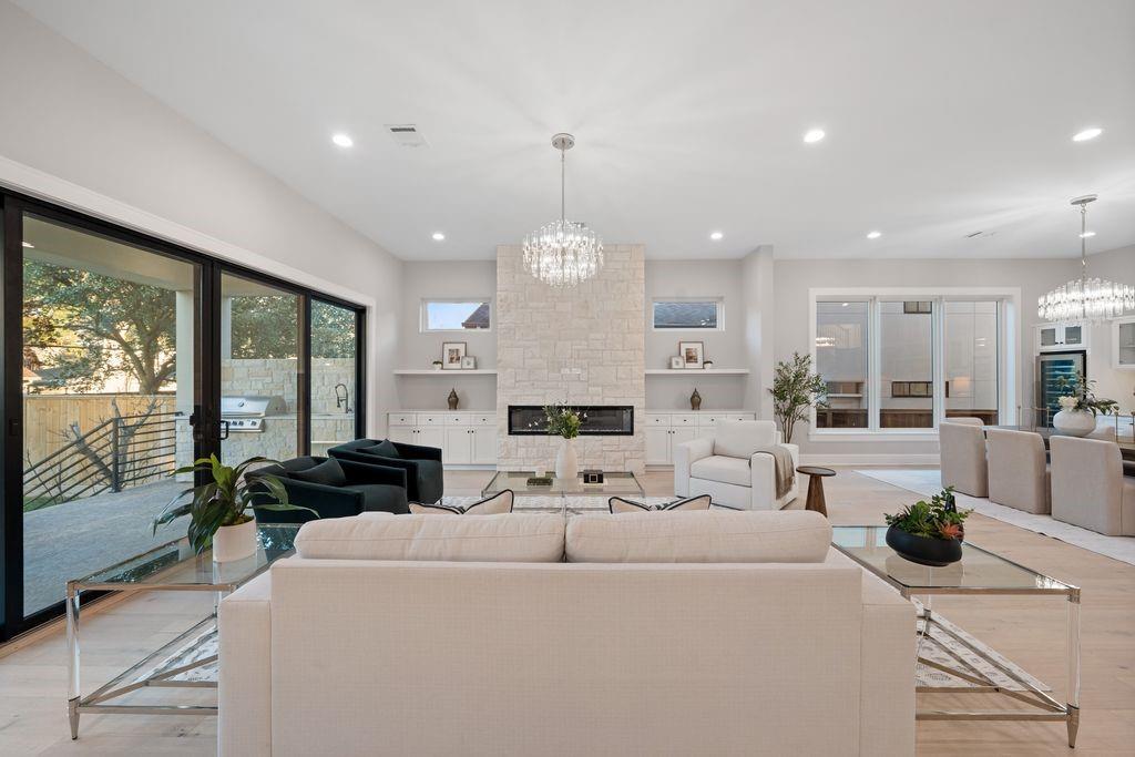 2046 Macarthur Street