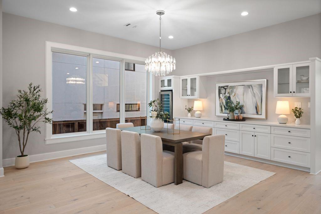 2046 Macarthur Street