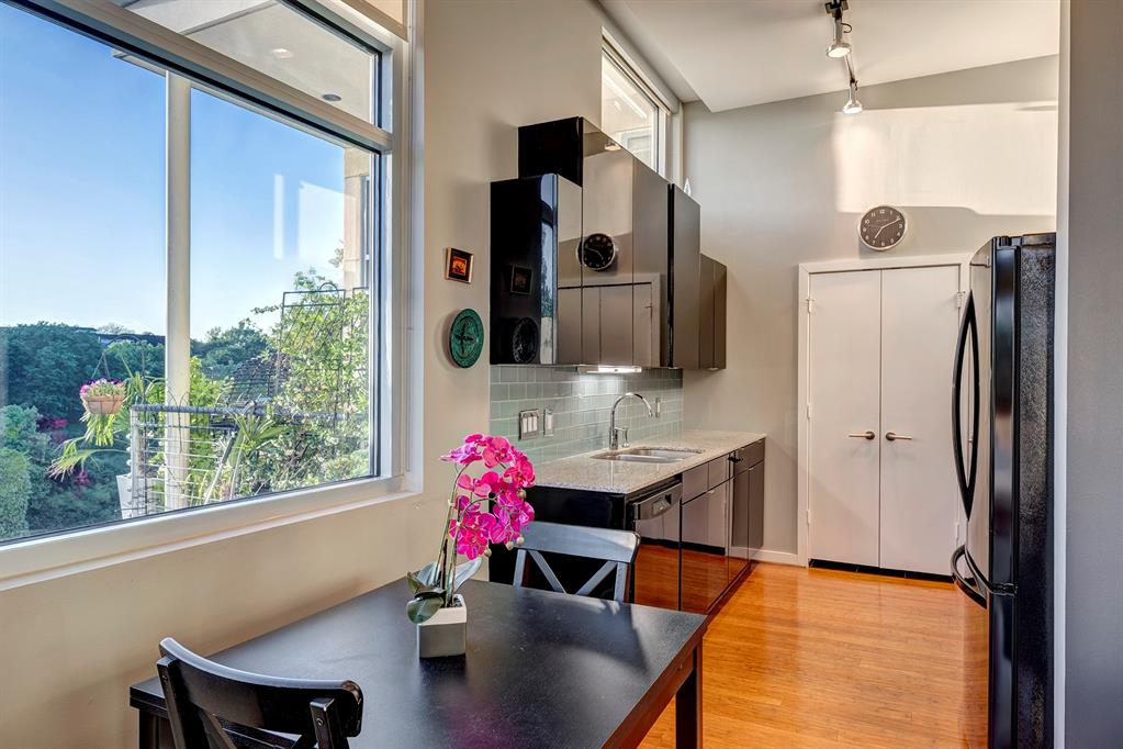 102 Quitman Street # 206