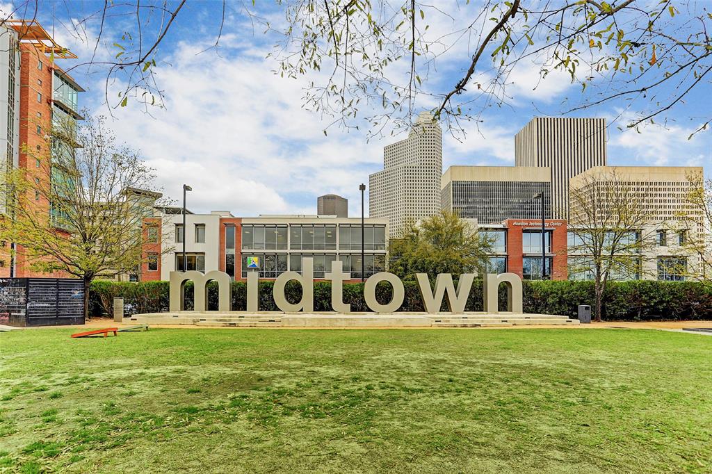 1506 W Webster Street